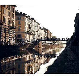 Appartement Taking A Walk In The Beating Heart Of Navigli, Milaan